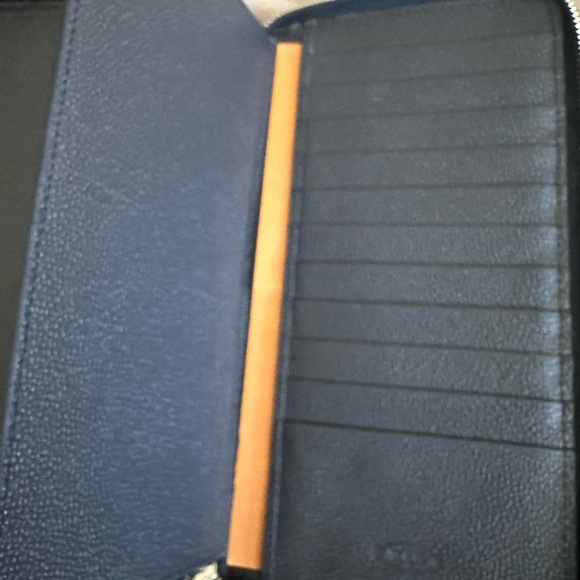 Tod’s men’s/ women’s wallet navy leather - Picture 8 of 17